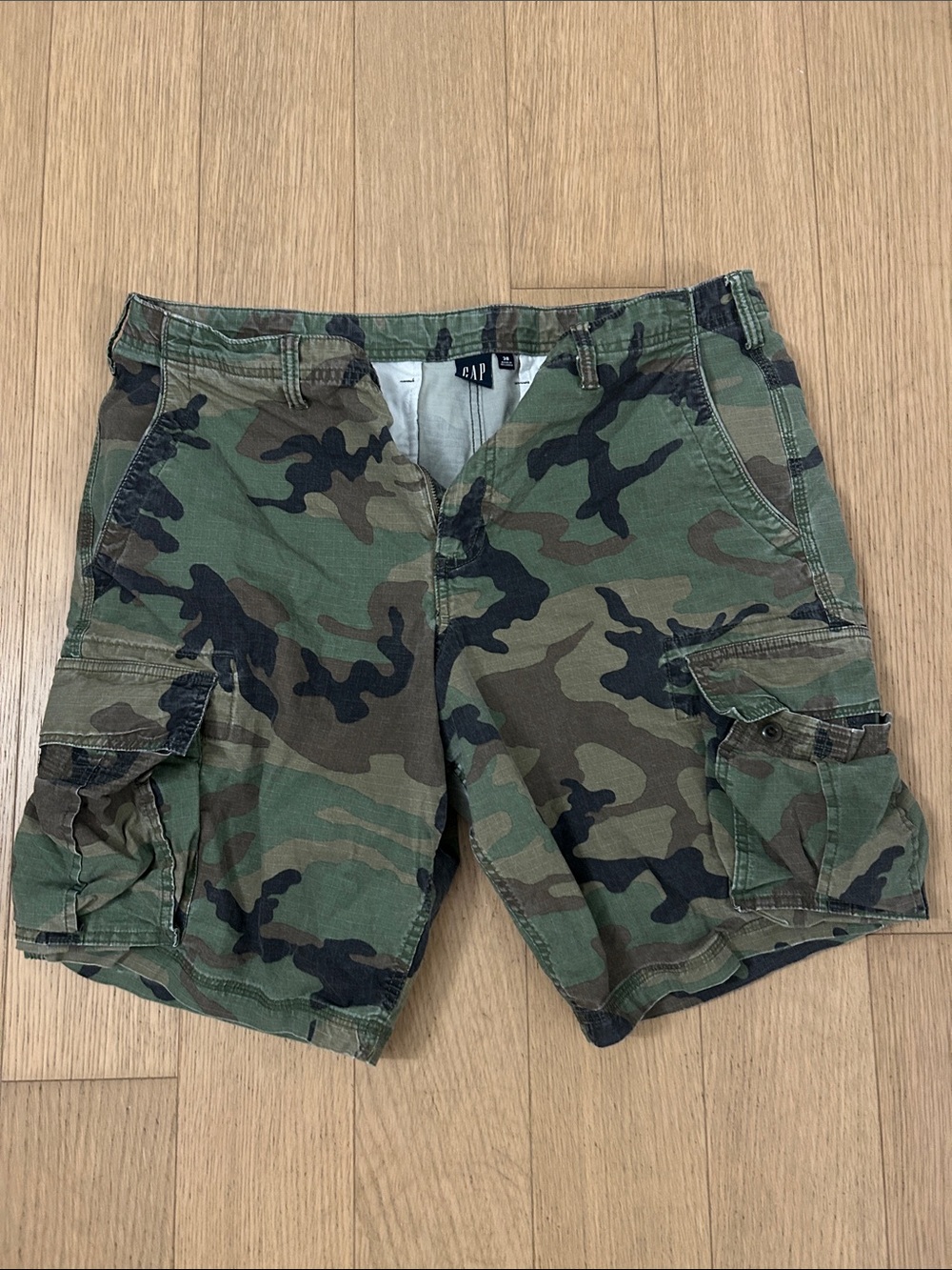GAP Men's Camouflage Cargo Shorts - Green & Brown